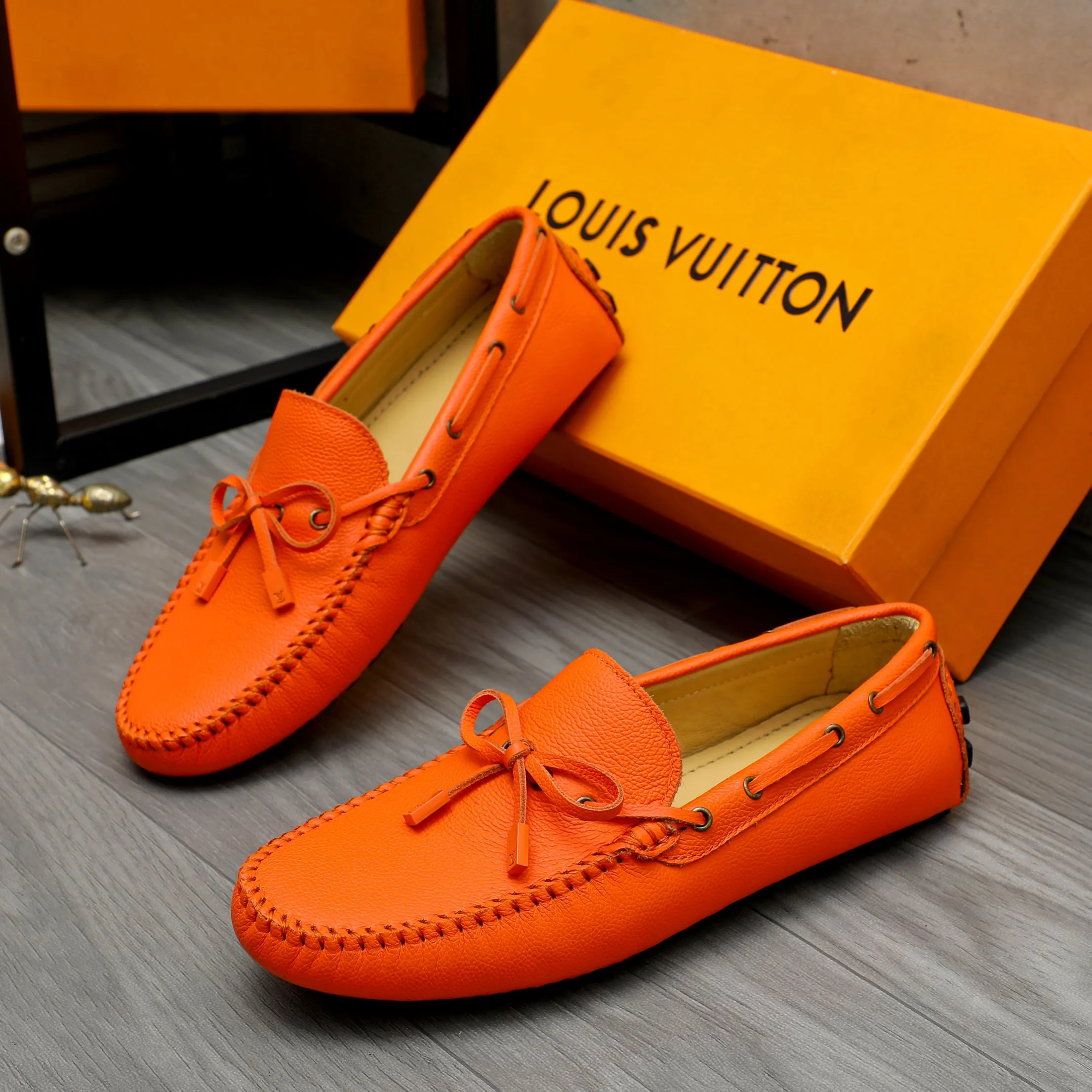 Men's shoes 💰420 Product trademark: LV "Louis Vuitton" casual slip-on shoes Regular size: 38-46 (45.46 custom-made, non-returnable) Product materials: Selected pebbled cowhide upper, sheepskin lining, original bean outsole